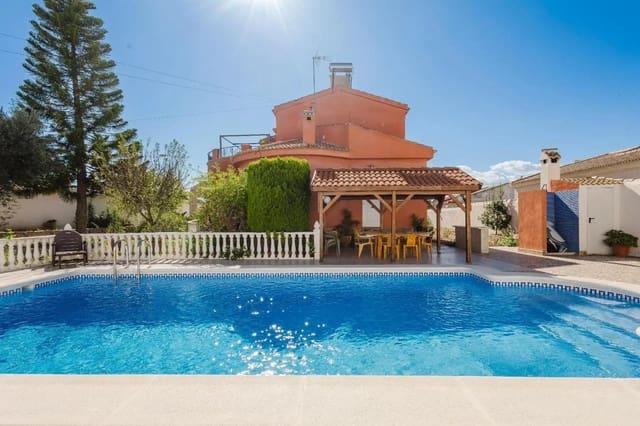 6 soverom Villa til salgs i La Siesta, Torrevieja med svømmebasseng garasje - € 449 000 (Ref: 9450455)