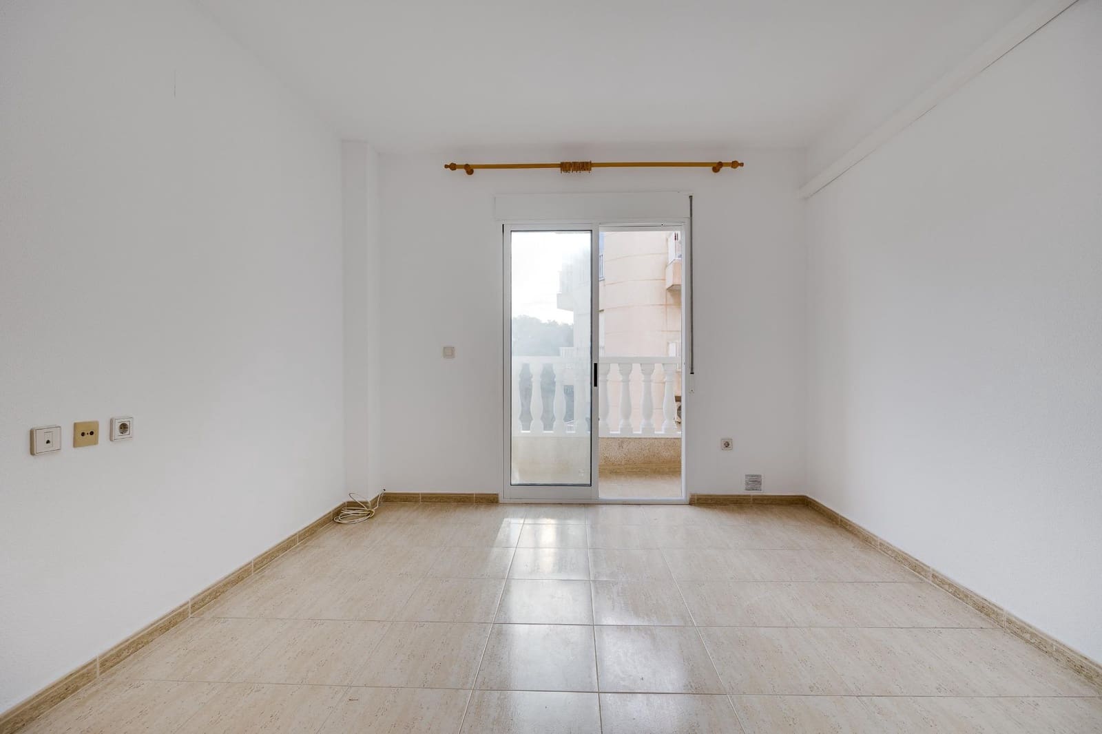 Yksiö myytävänä paikassa Guardamar del Segura - 79 500 € (Ref: 9452303)