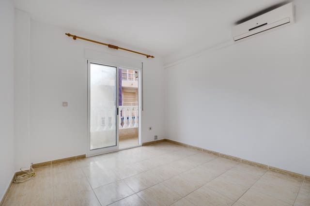 Studio for sale in Guardamar del Segura - € 79,500 (Ref: 9452303)
