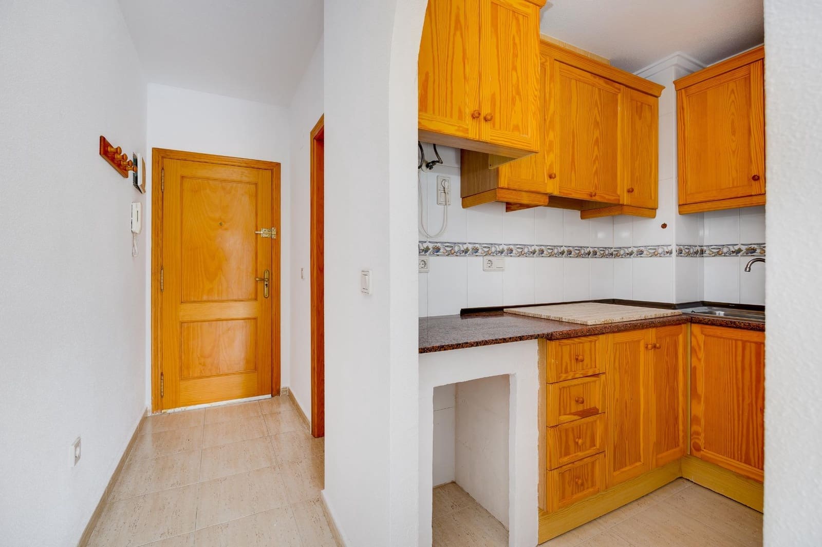 Yksiö myytävänä paikassa Guardamar del Segura - 79 500 € (Ref: 9452303)