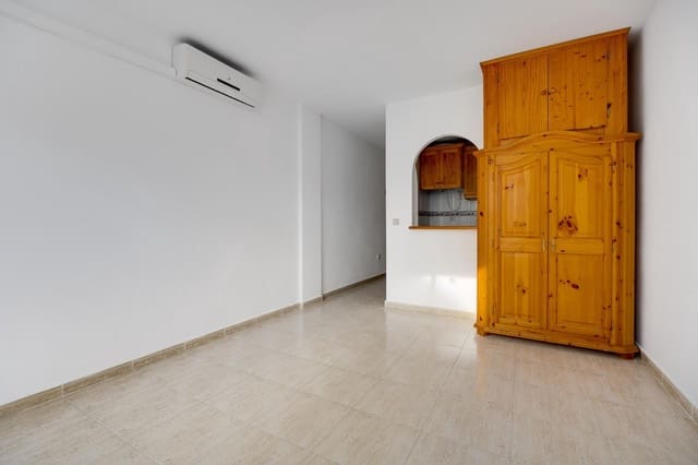 Studio for sale in Guardamar del Segura - € 79,500 (Ref: 9452303)