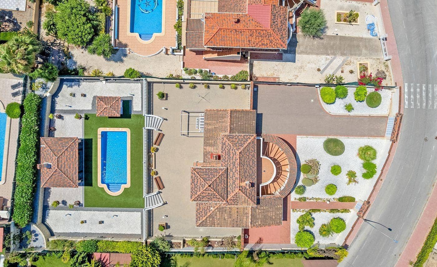 Chalet de 4 habitaciones en Formentera del Segura en venta con piscina garaje - 585.000 € (Ref: 9466110)