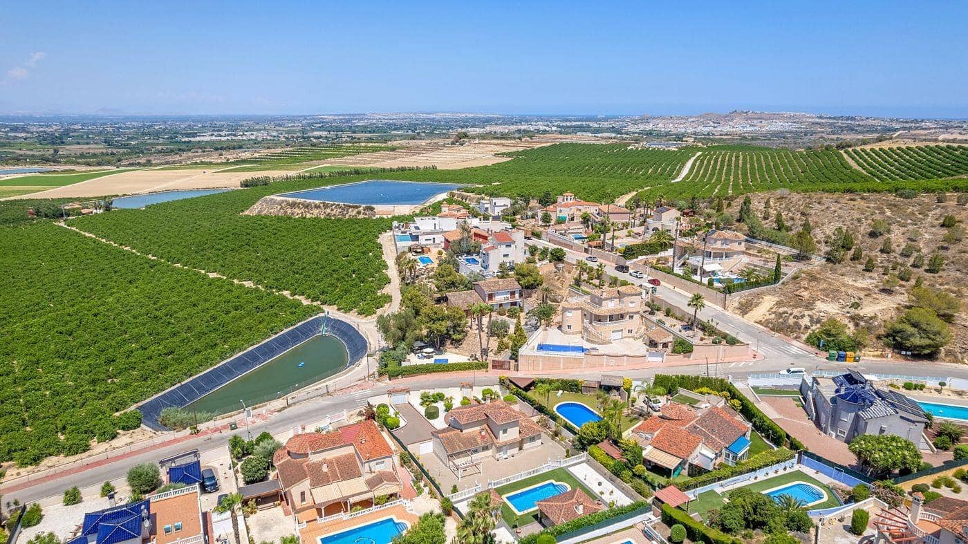 Chalet de 4 habitaciones en Formentera del Segura en venta con piscina garaje - 585.000 € (Ref: 9466110)