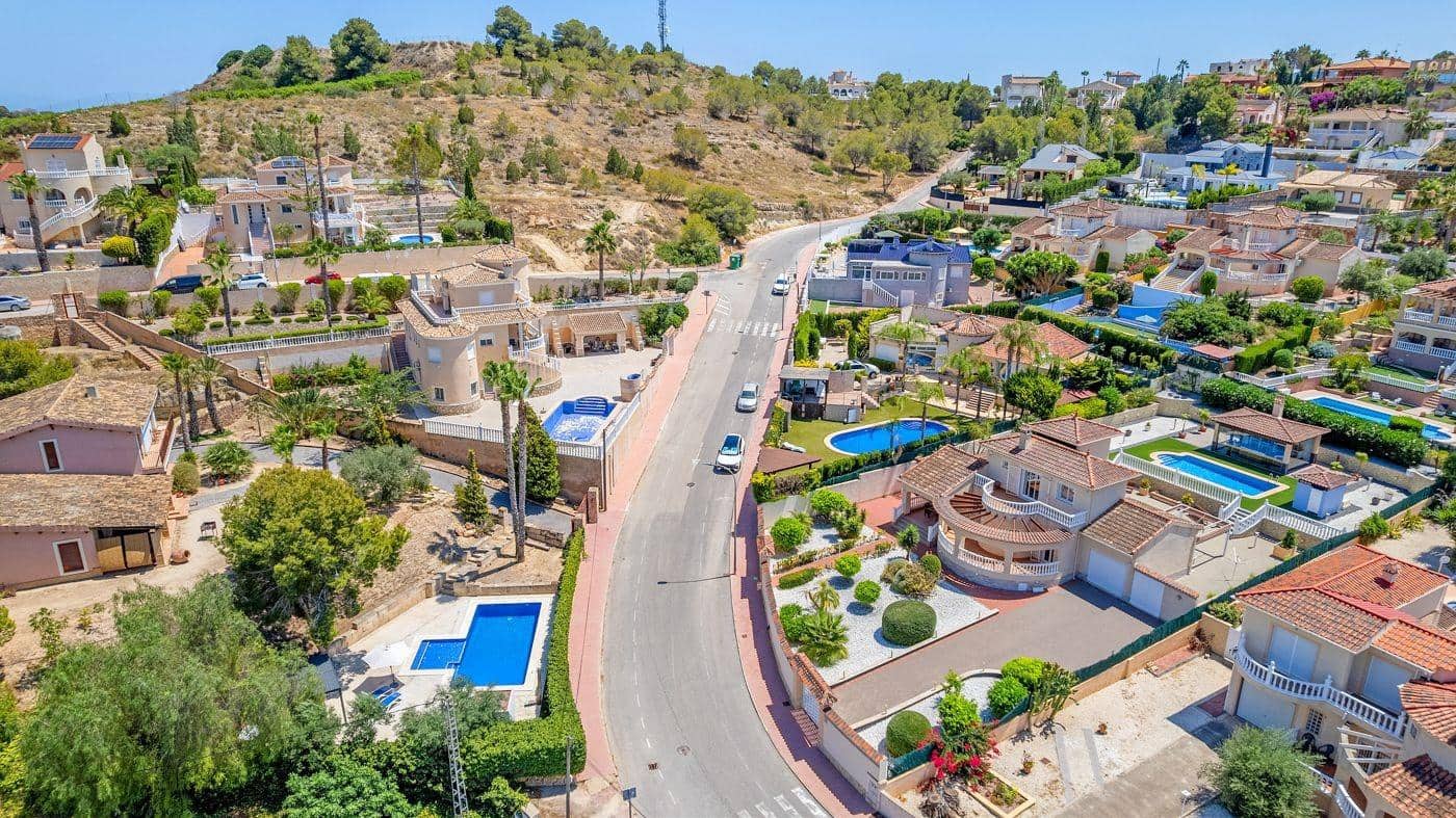 Chalet de 4 habitaciones en Formentera del Segura en venta con piscina garaje - 585.000 € (Ref: 9466110)