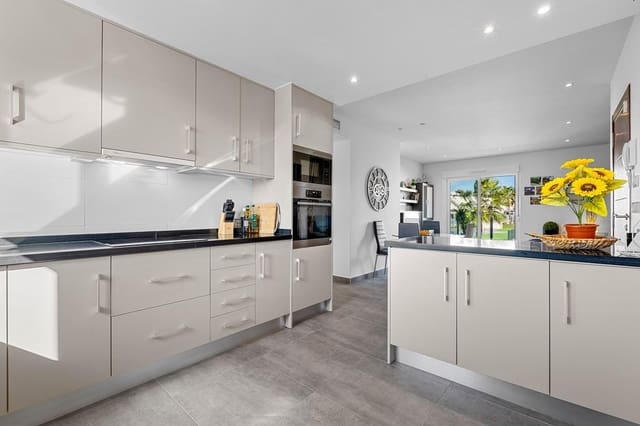 2 quarto Penthouse para venda em Aguas Nuevas, Torrevieja com piscina garagem - 284 000 € (Ref: 9466111)