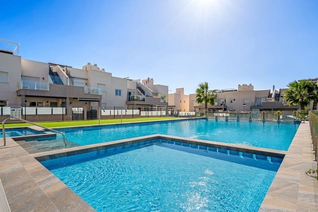 2 quarto Penthouse para venda em Aguas Nuevas, Torrevieja com piscina garagem - 284 000 € (Ref: 9466111)