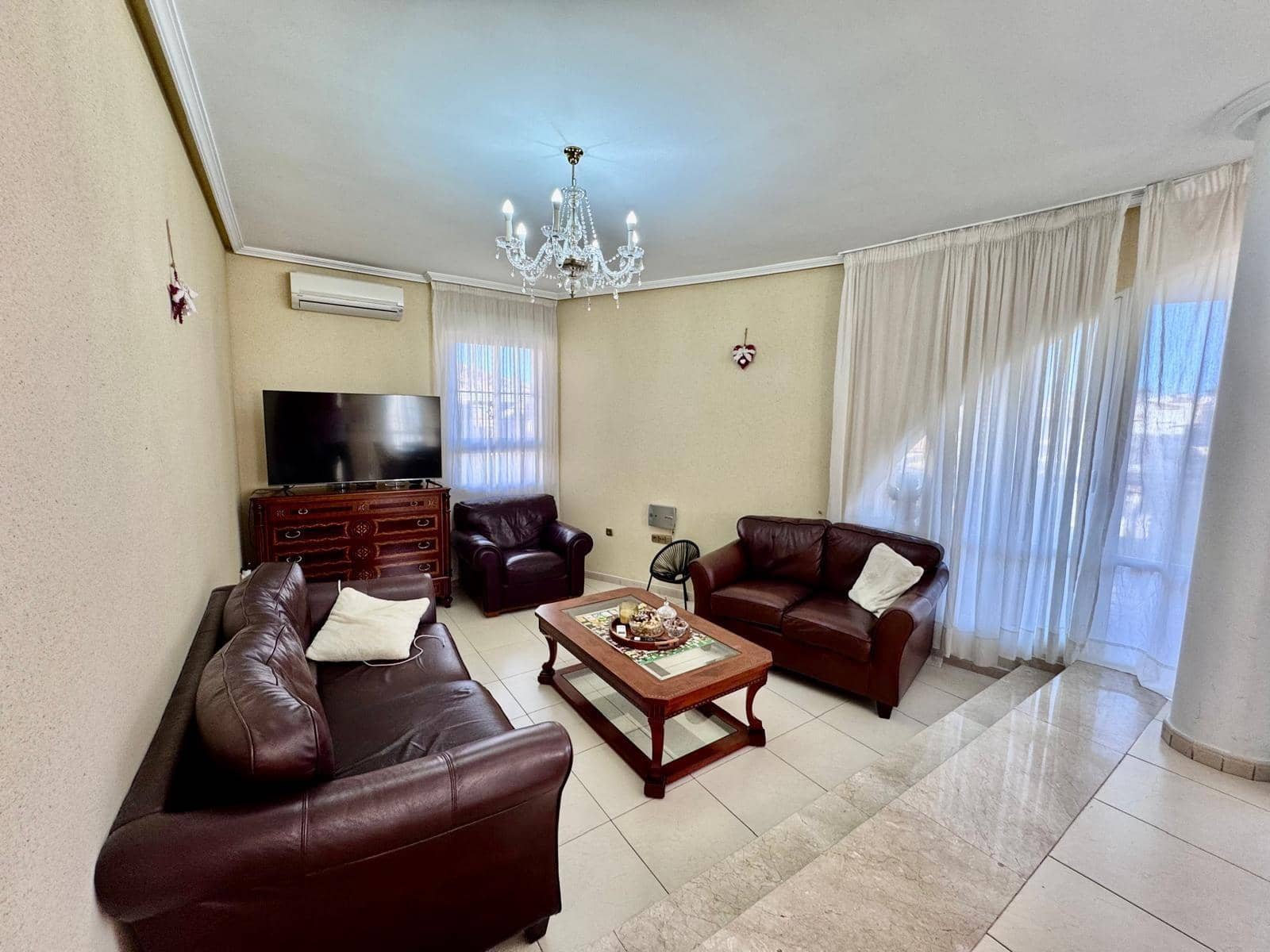 6 quarto Moradia para venda em Orihuela Costa com piscina garagem - 415 000 € (Ref: 9466112)