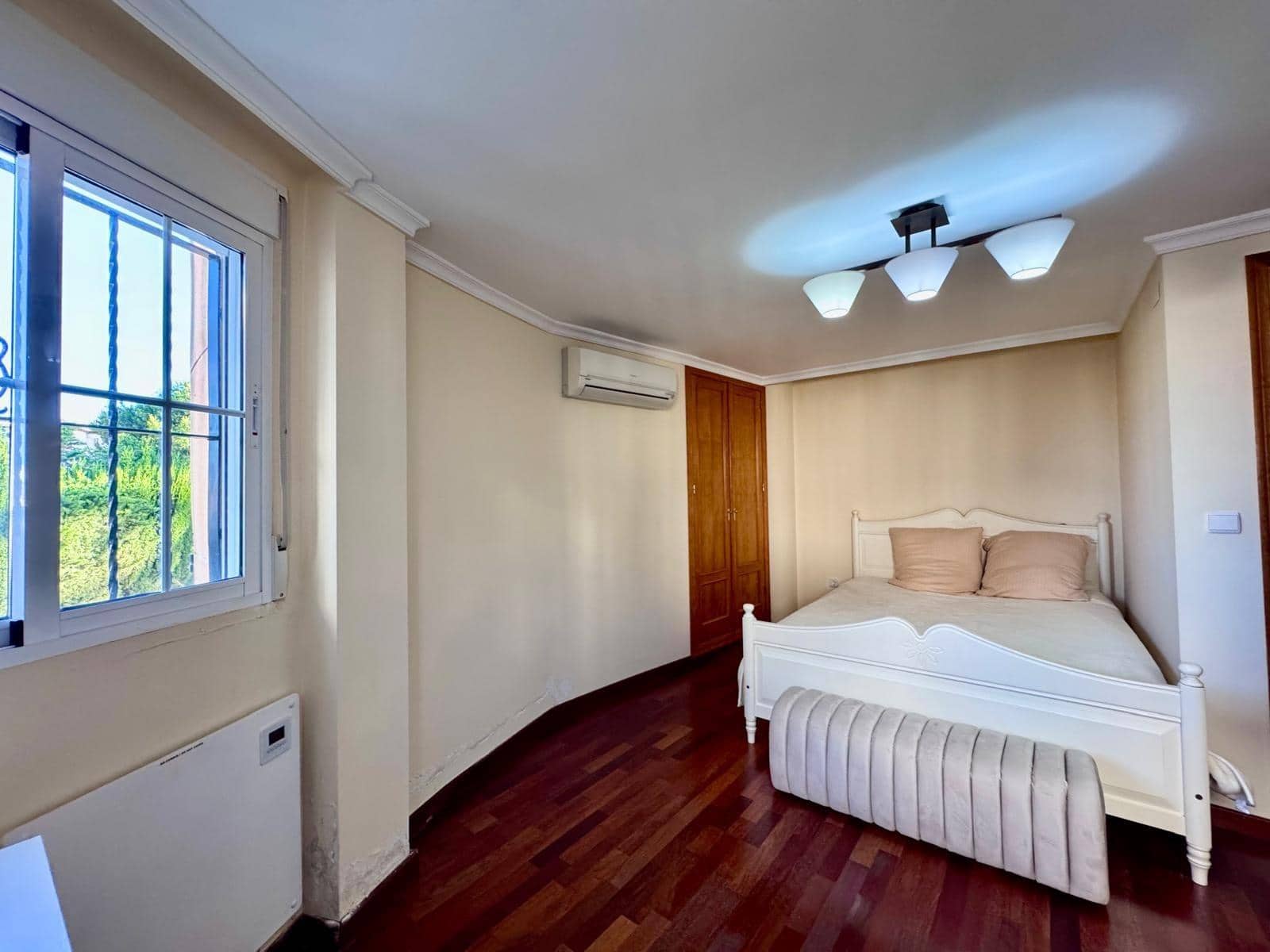 6 quarto Moradia para venda em Orihuela Costa com piscina garagem - 415 000 € (Ref: 9466112)