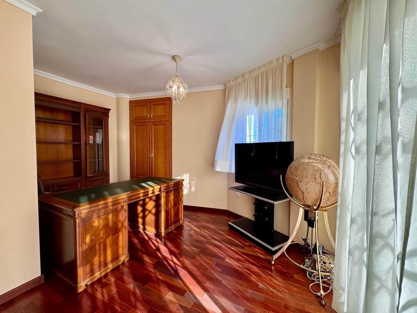 6 quarto Moradia para venda em Orihuela Costa com piscina garagem - 415 000 € (Ref: 9466112)