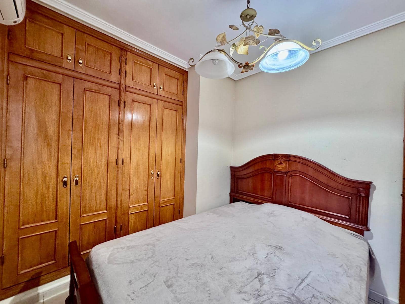 6 quarto Moradia para venda em Orihuela Costa com piscina garagem - 415 000 € (Ref: 9466112)