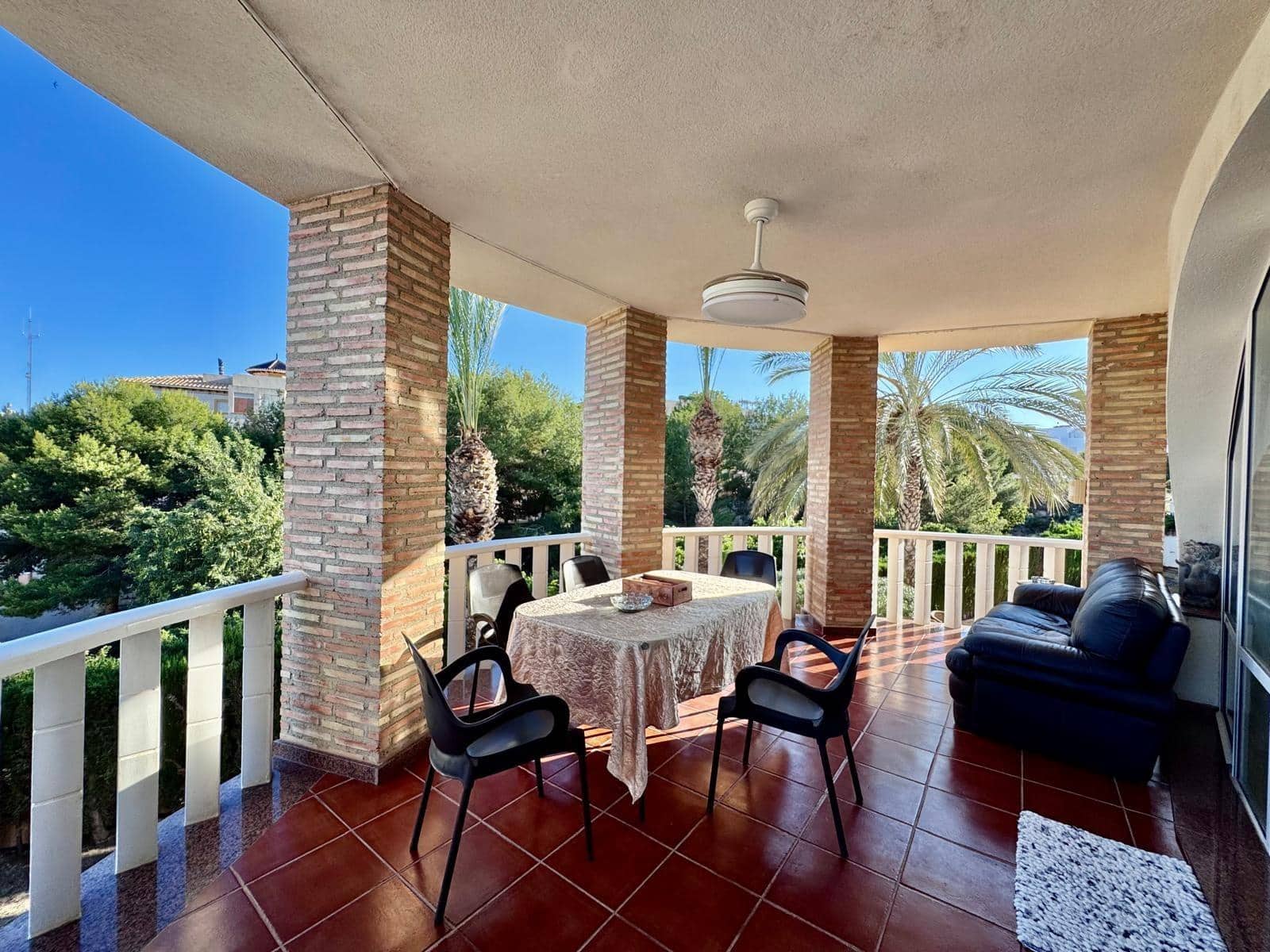 6 quarto Moradia para venda em Orihuela Costa com piscina garagem - 415 000 € (Ref: 9466112)