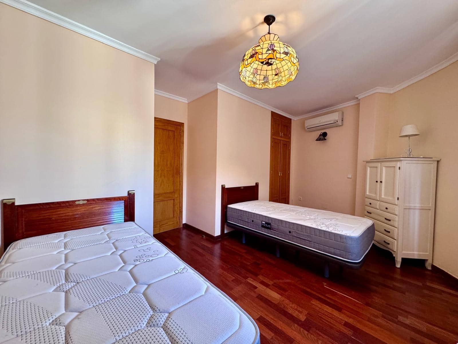 6 quarto Moradia para venda em Orihuela Costa com piscina garagem - 415 000 € (Ref: 9466112)