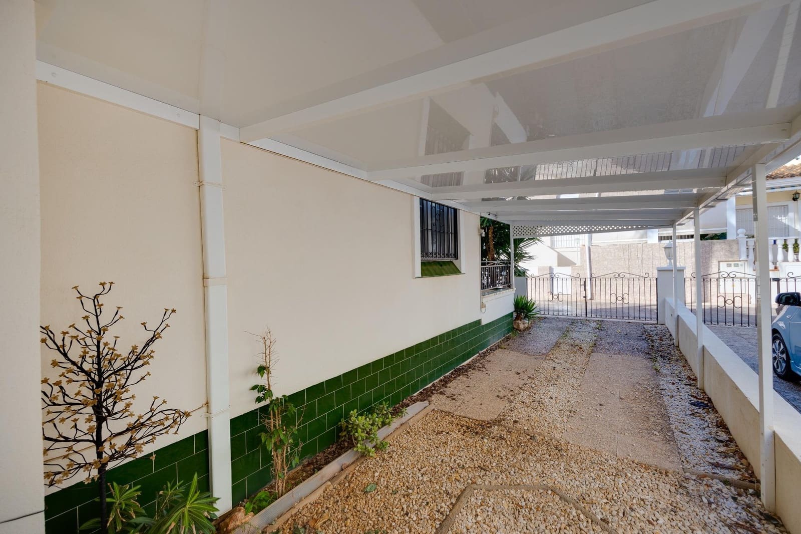 Chalet de 3 habitaciones en Playa Flamenca en venta con piscina - 239.500 € (Ref: 9468579)