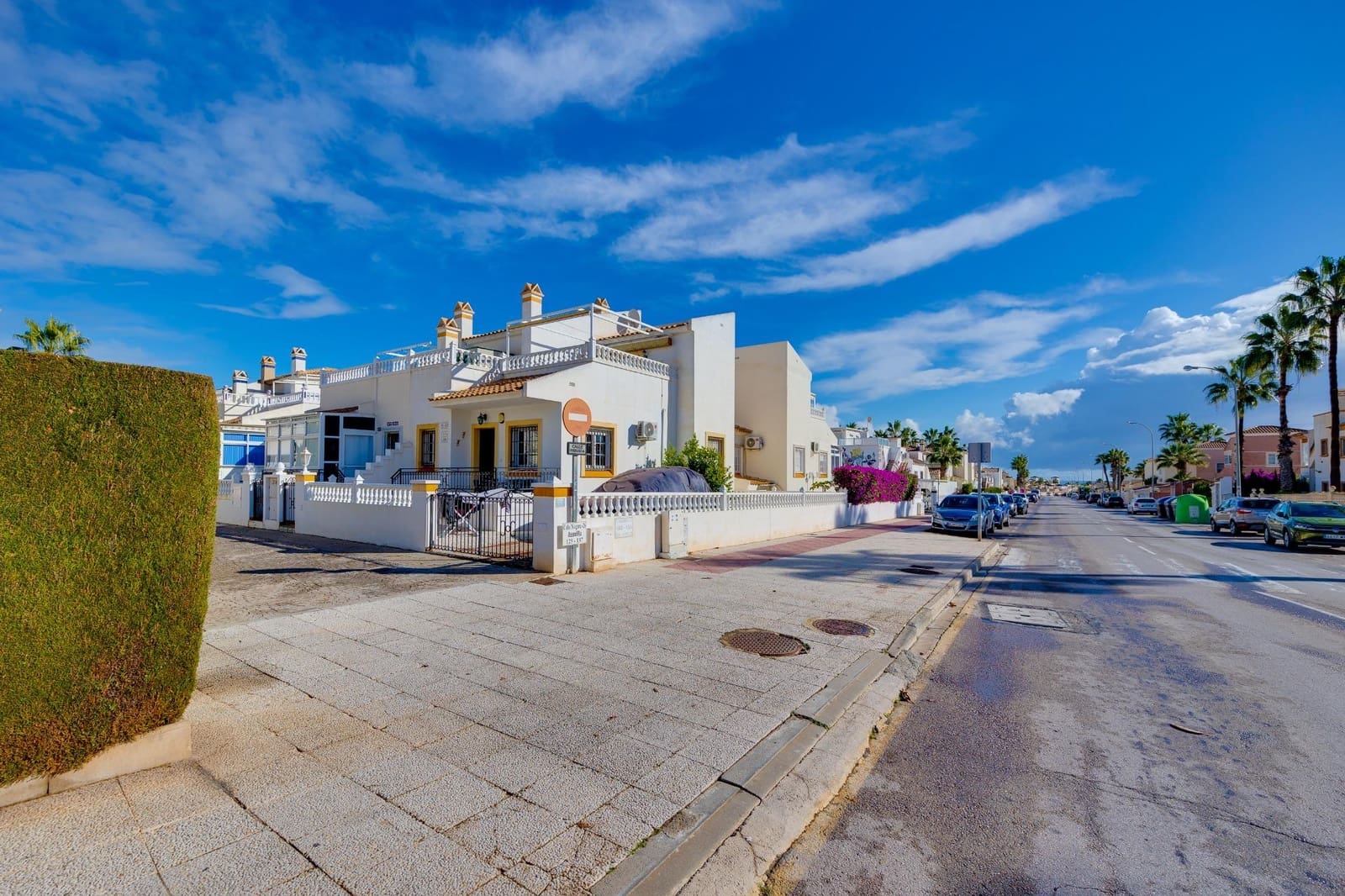 Chalet de 3 habitaciones en Playa Flamenca en venta con piscina - 239.500 € (Ref: 9468579)