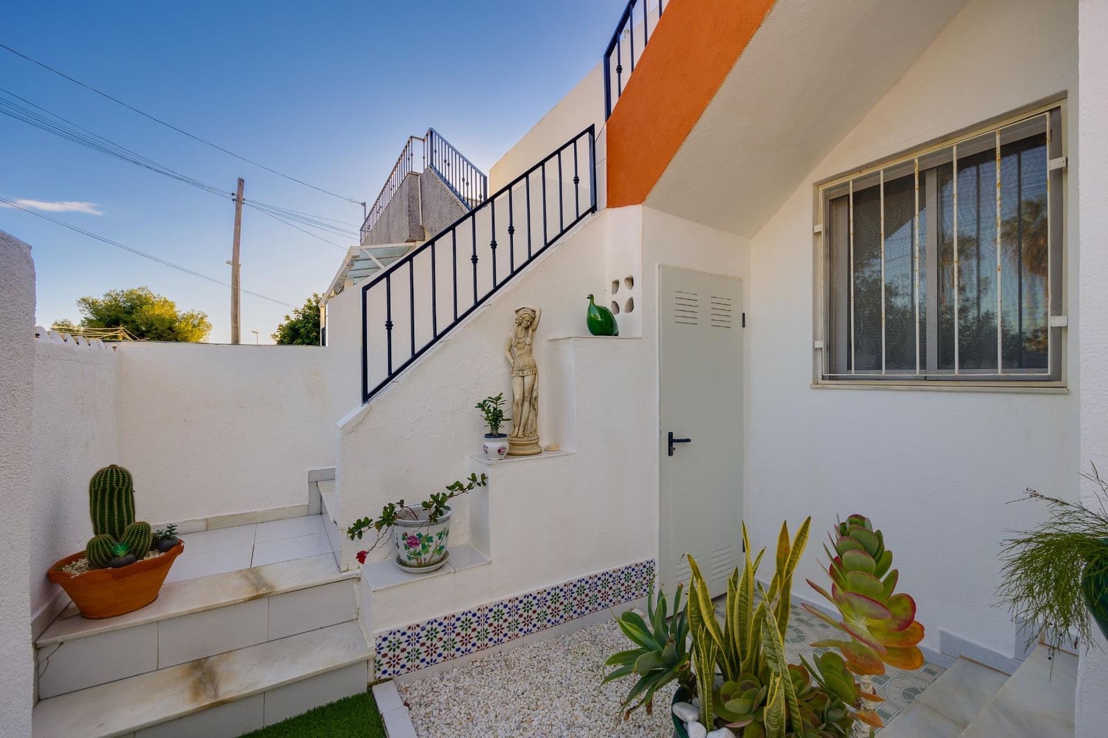 3 bedroom Villa for sale in Orihuela Costa with garage - € 139,500 (Ref: 9483571)