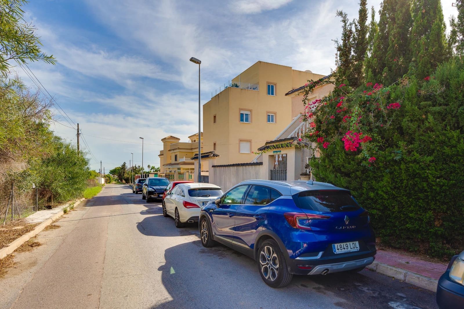 3 bedroom Villa for sale in Orihuela Costa with garage - € 139,500 (Ref: 9483571)