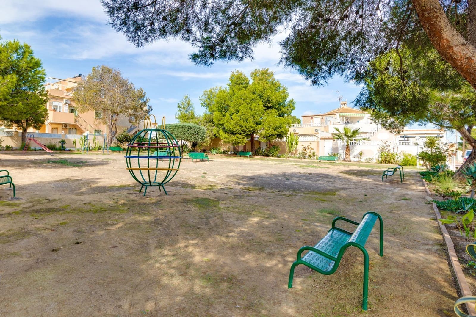 3 bedroom Villa for sale in Orihuela Costa with garage - € 139,500 (Ref: 9483571)