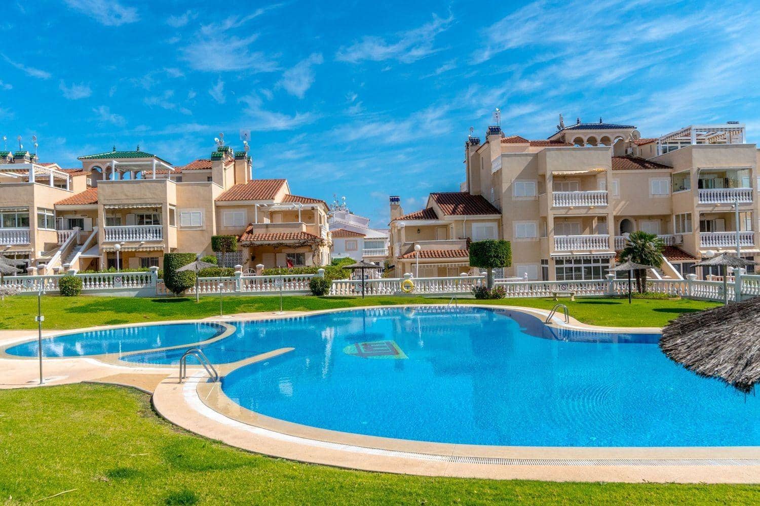 3 soveværelse Penthouse til salg i Orihuela Costa med swimmingpool - € 229.000 (Ref: 9483915)