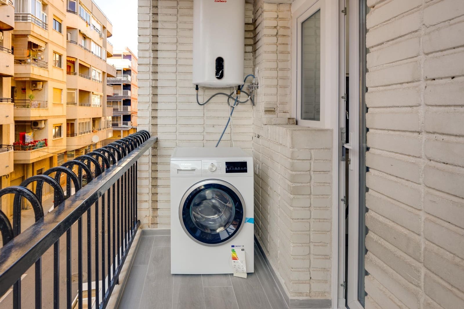 3 bedroom Apartment for sale in Torrevieja - € 259,000 (Ref: 9491629)