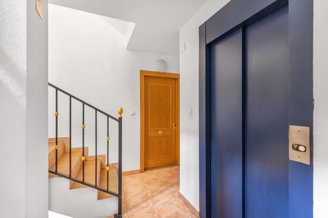 4 sovrum Lägenhet till salu i Torrevieja - 199 900 € (Ref: 9499036)