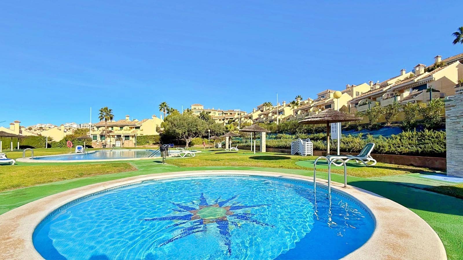 2 soverom Leilighet til salgs i Orihuela Costa med svømmebasseng - € 215 000 (Ref: 9519216)