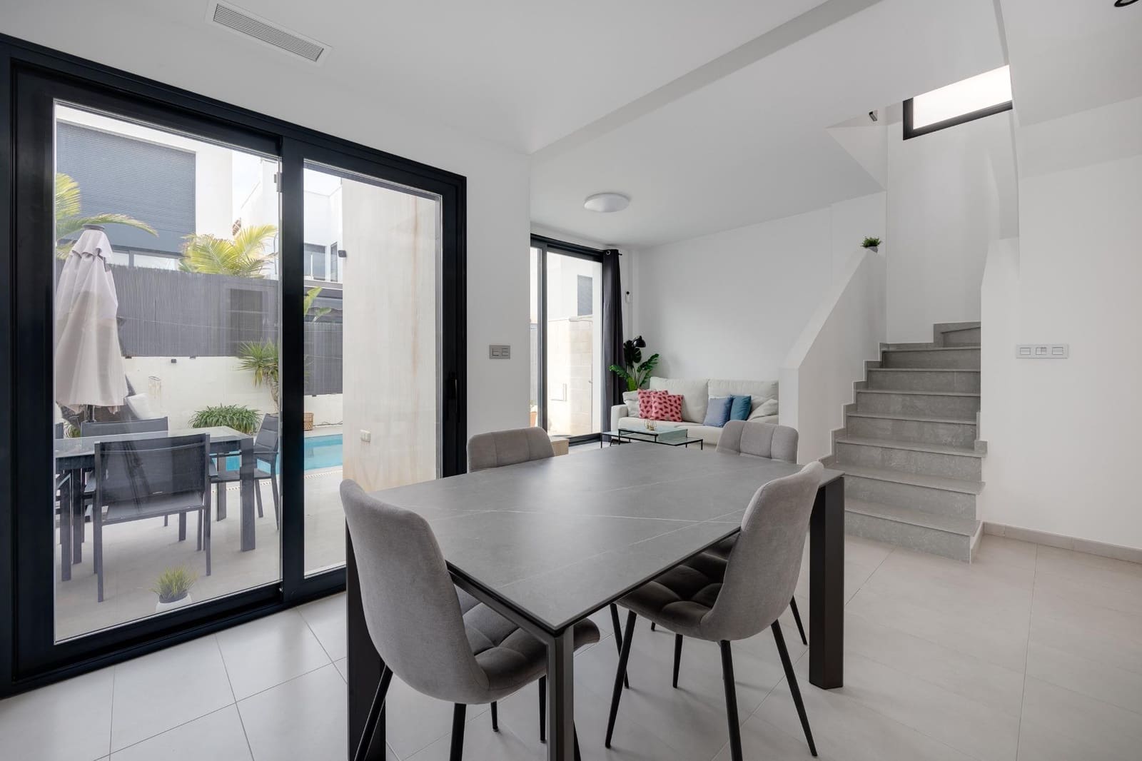 3 slaapkamer Villa te koop in Orihuela Costa met zwembad - € 369.900 (Ref: 9527860)