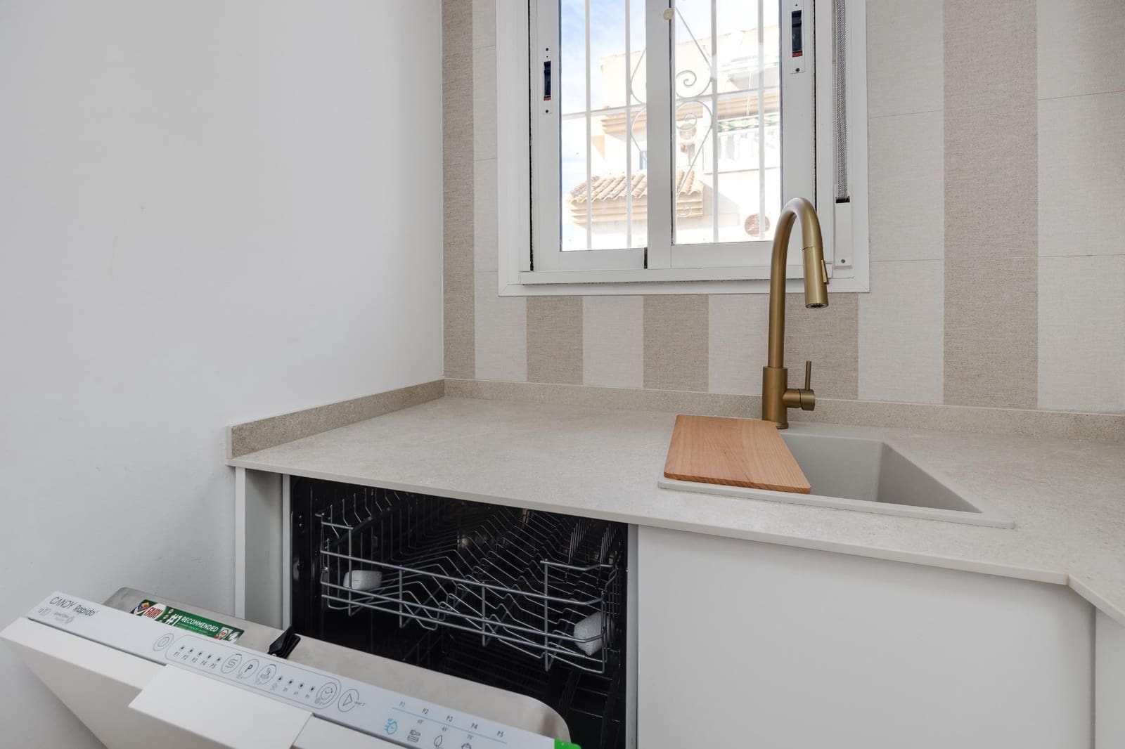 Chalet de 3 habitaciones en Rojales en venta con piscina - 275.000 € (Ref: 9530842)