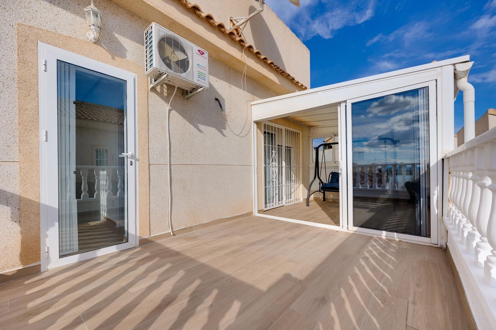 Chalet de 3 habitaciones en Rojales en venta con piscina - 275.000 € (Ref: 9530842)