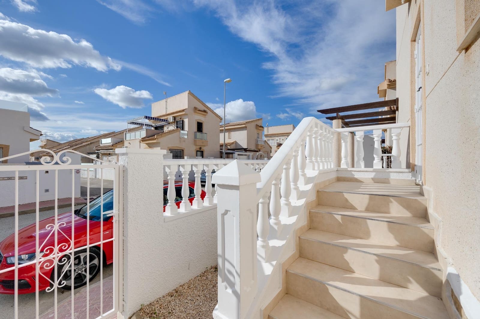 Chalet de 3 habitaciones en Rojales en venta con piscina - 275.000 € (Ref: 9530842)