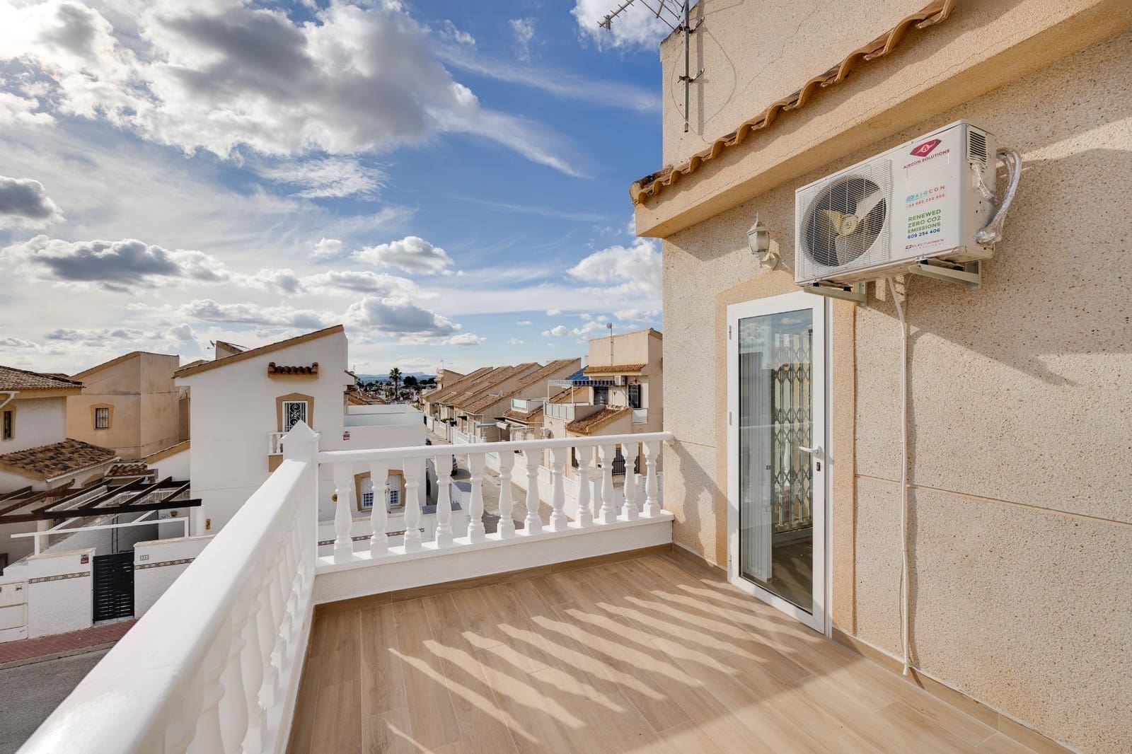 Chalet de 3 habitaciones en Rojales en venta con piscina - 275.000 € (Ref: 9530842)