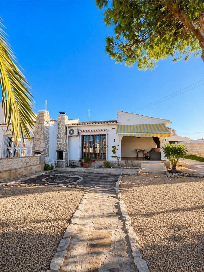 3 chambre Villa/Maison à vendre à Torrevieja avec garage - 299 000 € (Ref: 9536814)
