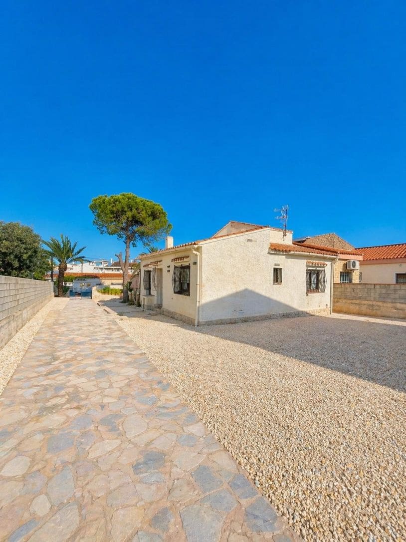 3 chambre Villa/Maison à vendre à Torrevieja avec garage - 299 000 € (Ref: 9536814)