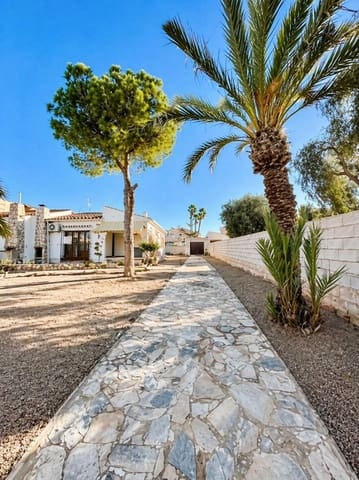 Chalet de 3 habitaciones en Torreblanca, Torrevieja en venta con garaje - 299.000 € (Ref: 9536814)