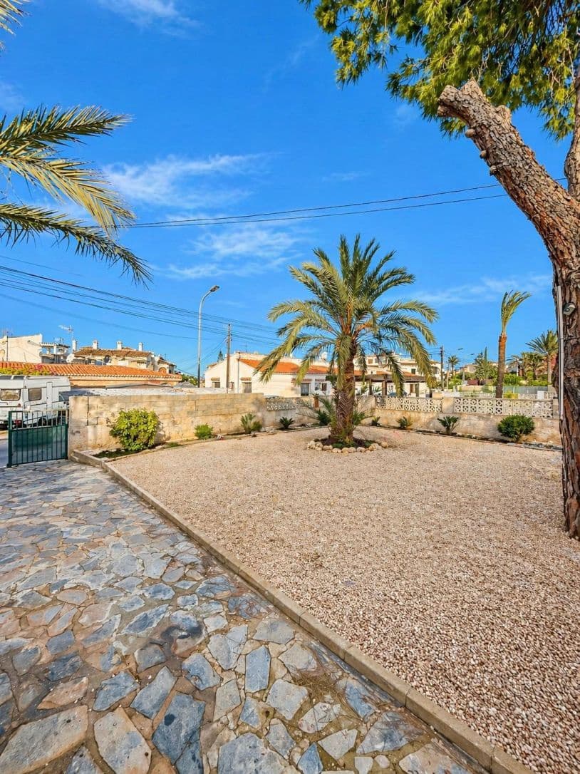 3 chambre Villa/Maison à vendre à Torrevieja avec garage - 299 000 € (Ref: 9536814)