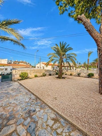 Chalet de 3 habitaciones en Torreblanca, Torrevieja en venta con garaje - 299.000 € (Ref: 9536814)