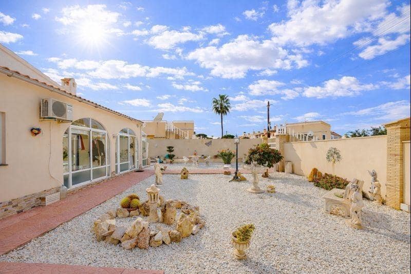 2 slaapkamer Villa te koop in Cabo Roig - € 299.990 (Ref: 9558703)