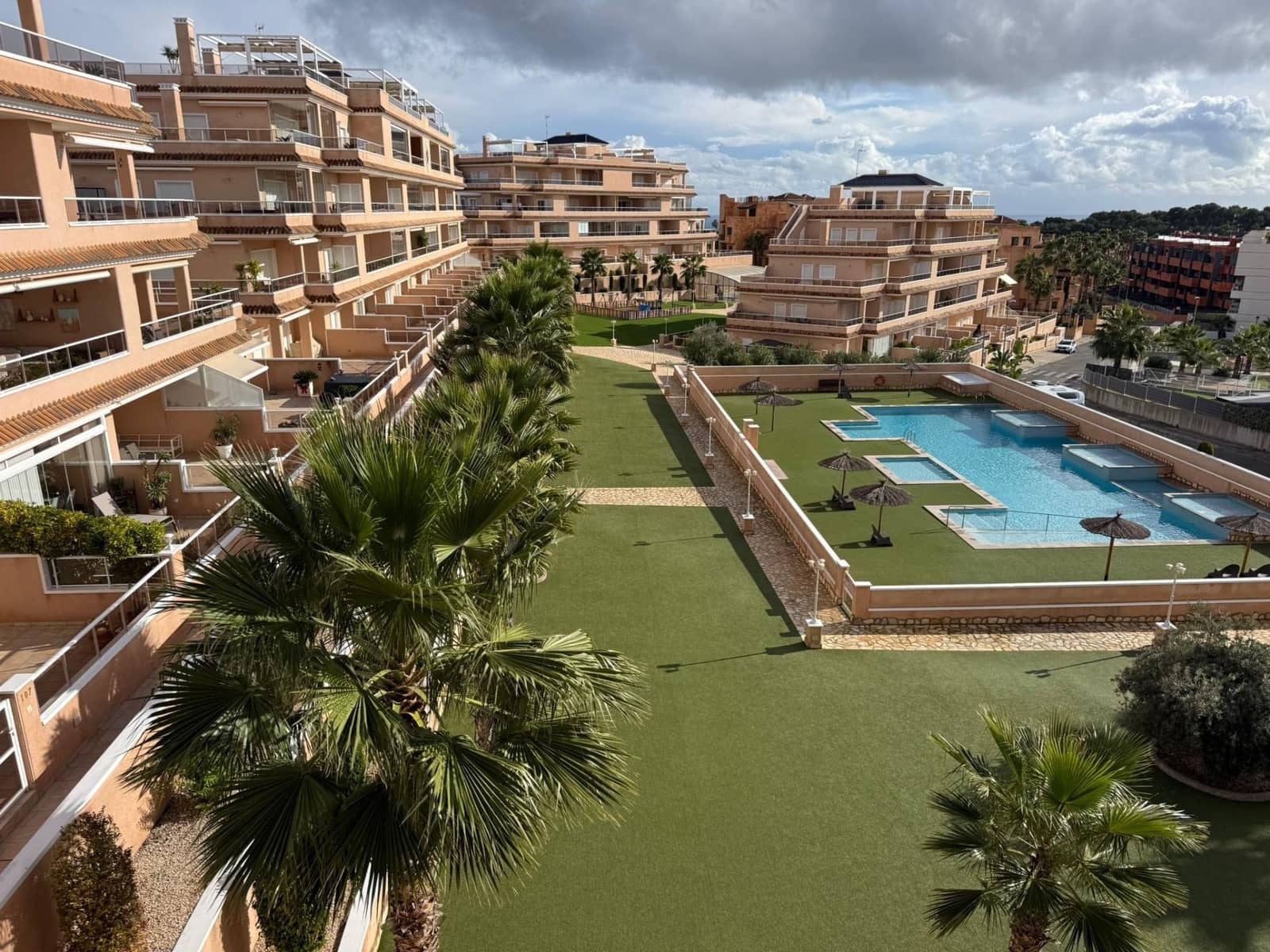 2 sovrum Lägenhet till salu i Orihuela Costa med pool garage - 265 000 € (Ref: 9565422)