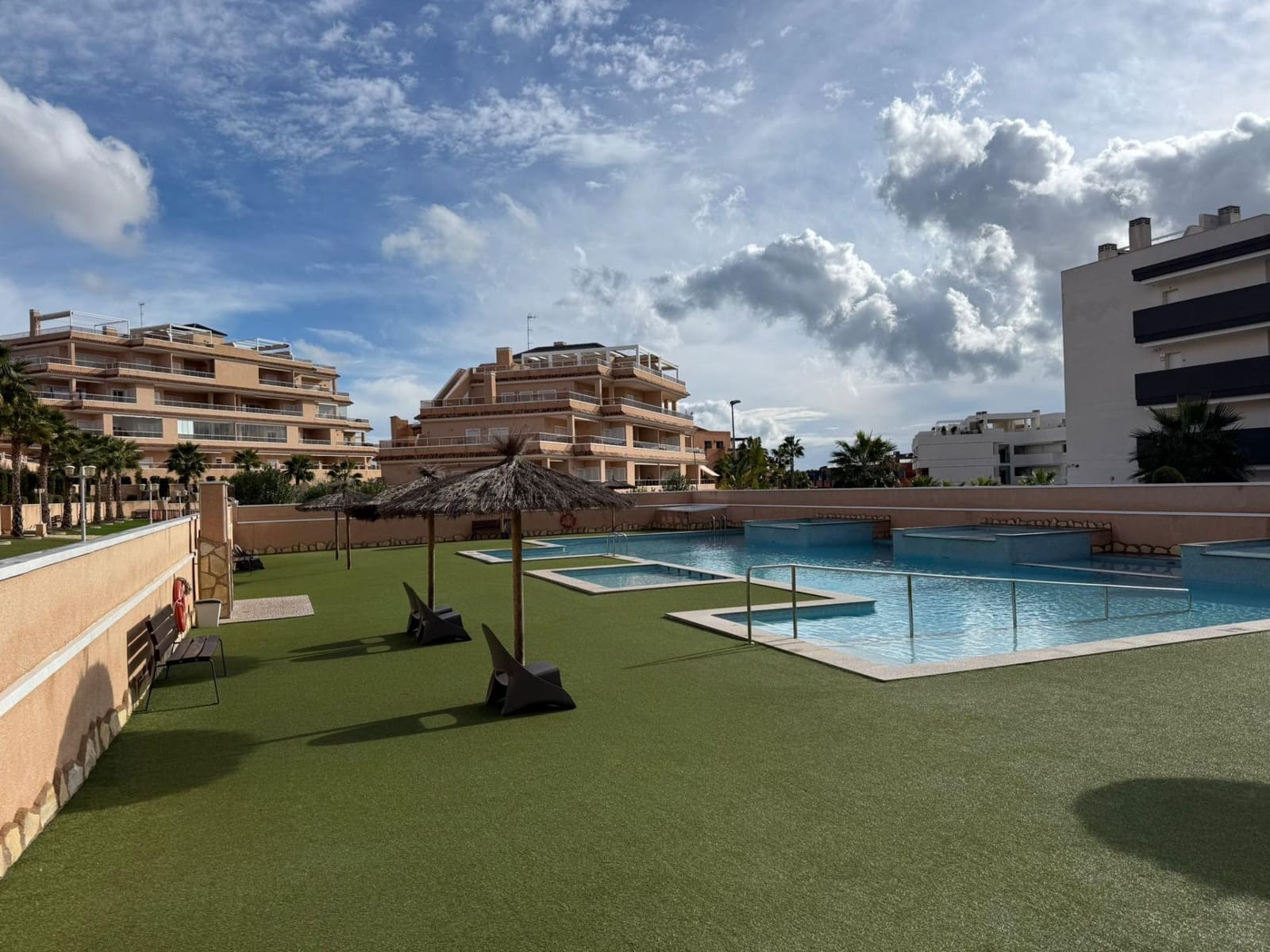 2 sovrum Lägenhet till salu i Orihuela Costa med pool garage - 265 000 € (Ref: 9565422)