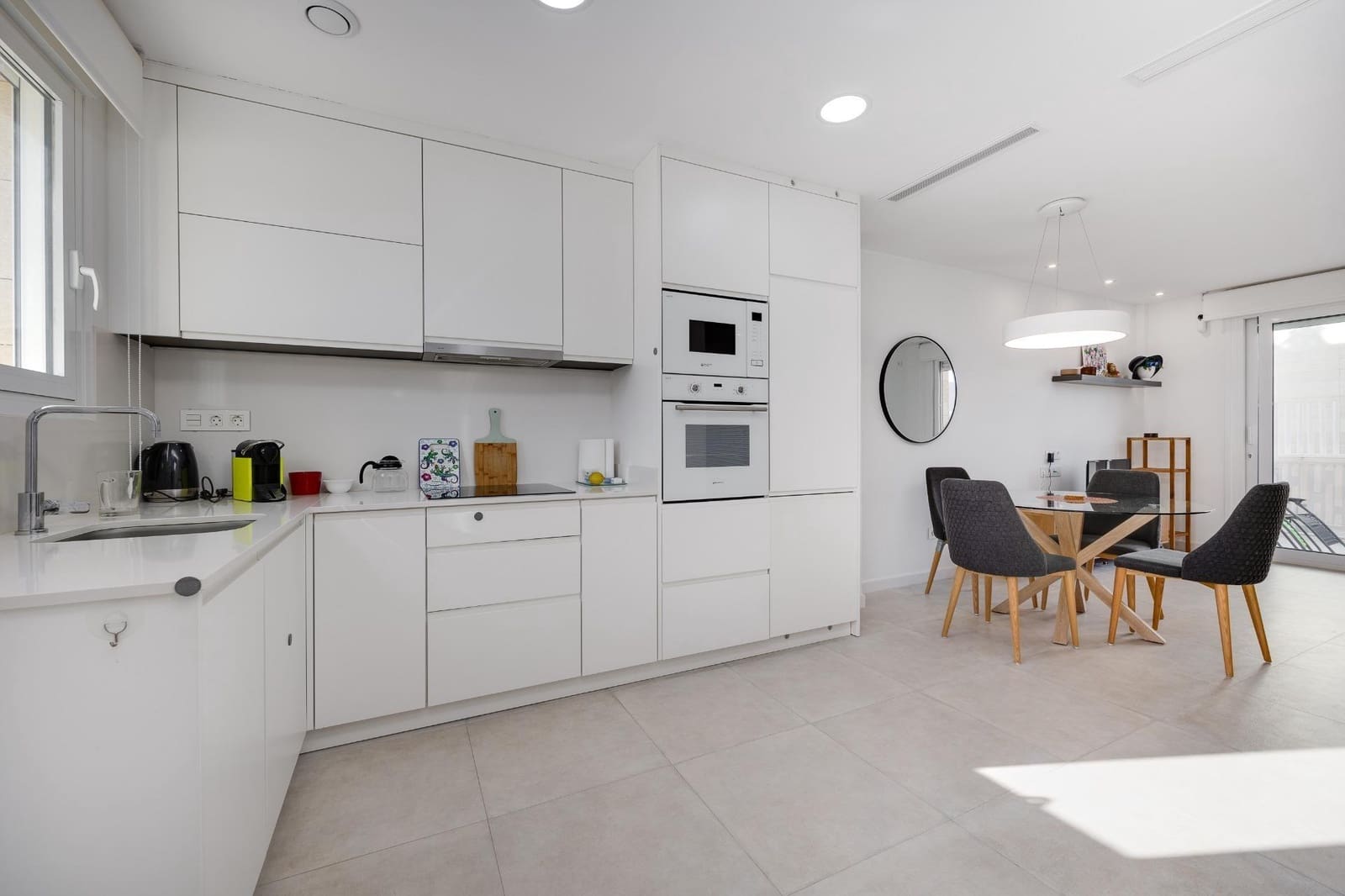 2 makuuhuone Huoneisto myytävänä paikassa Torrevieja mukana uima-altaan - 329 000 € (Ref: 9569006)
