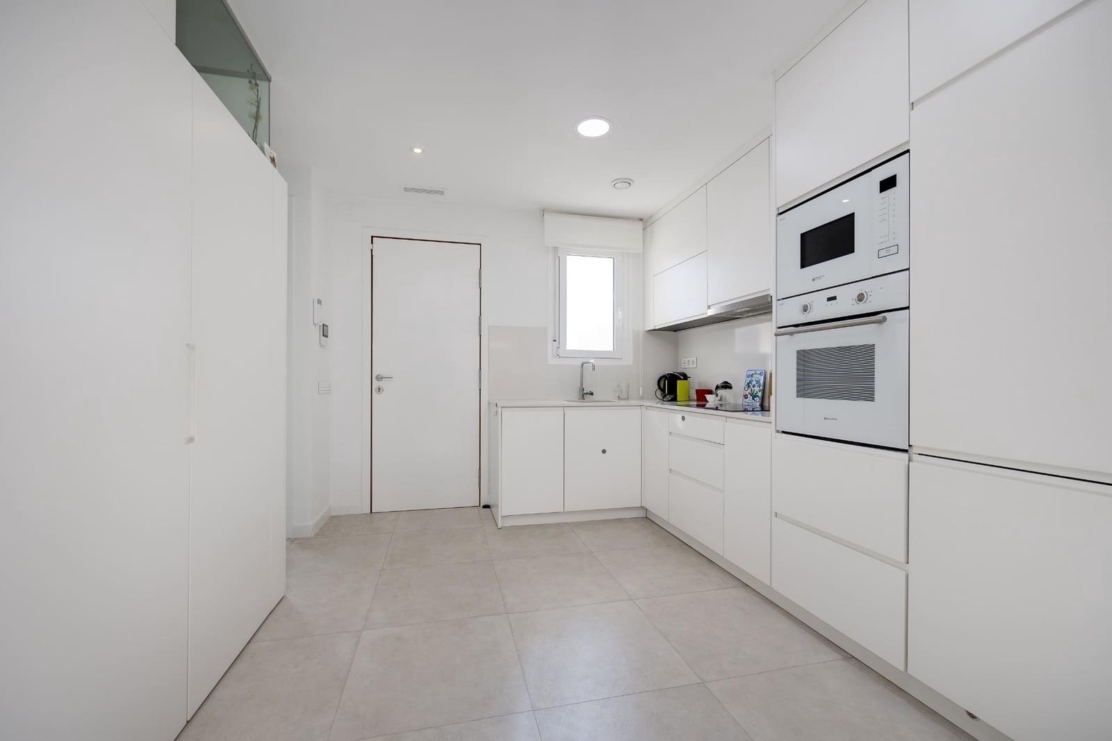 2 makuuhuone Huoneisto myytävänä paikassa Torrevieja mukana uima-altaan - 329 000 € (Ref: 9569006)