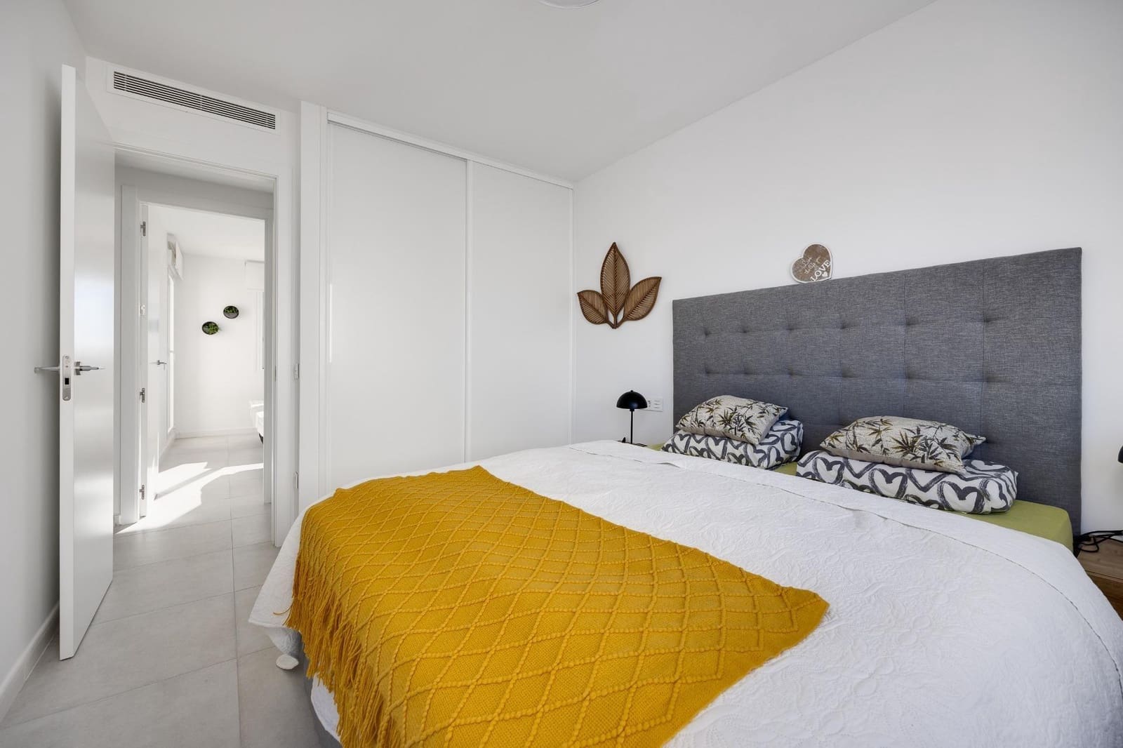2 makuuhuone Huoneisto myytävänä paikassa Torrevieja mukana uima-altaan - 329 000 € (Ref: 9569006)