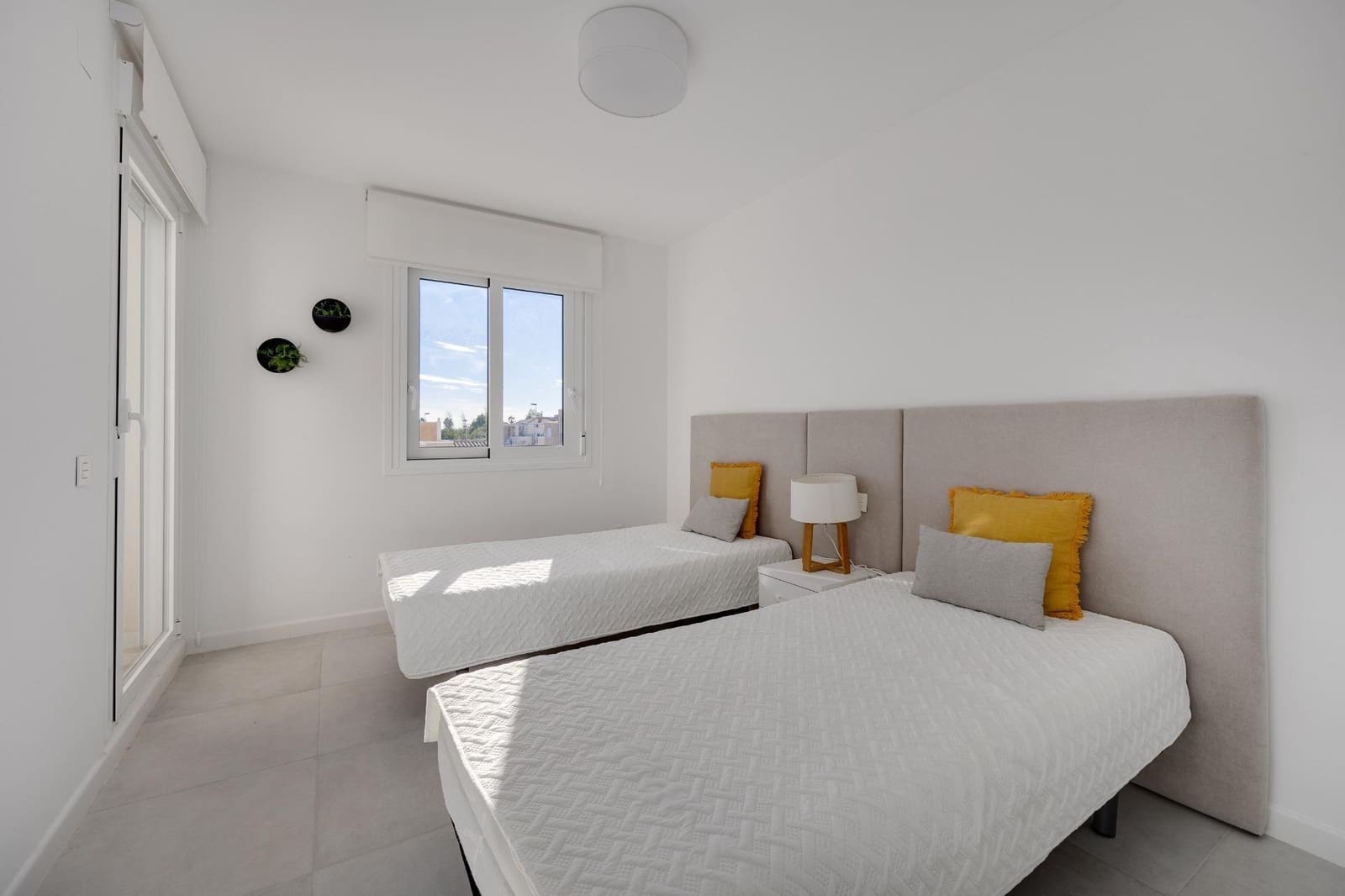 2 makuuhuone Huoneisto myytävänä paikassa Torrevieja mukana uima-altaan - 329 000 € (Ref: 9569006)
