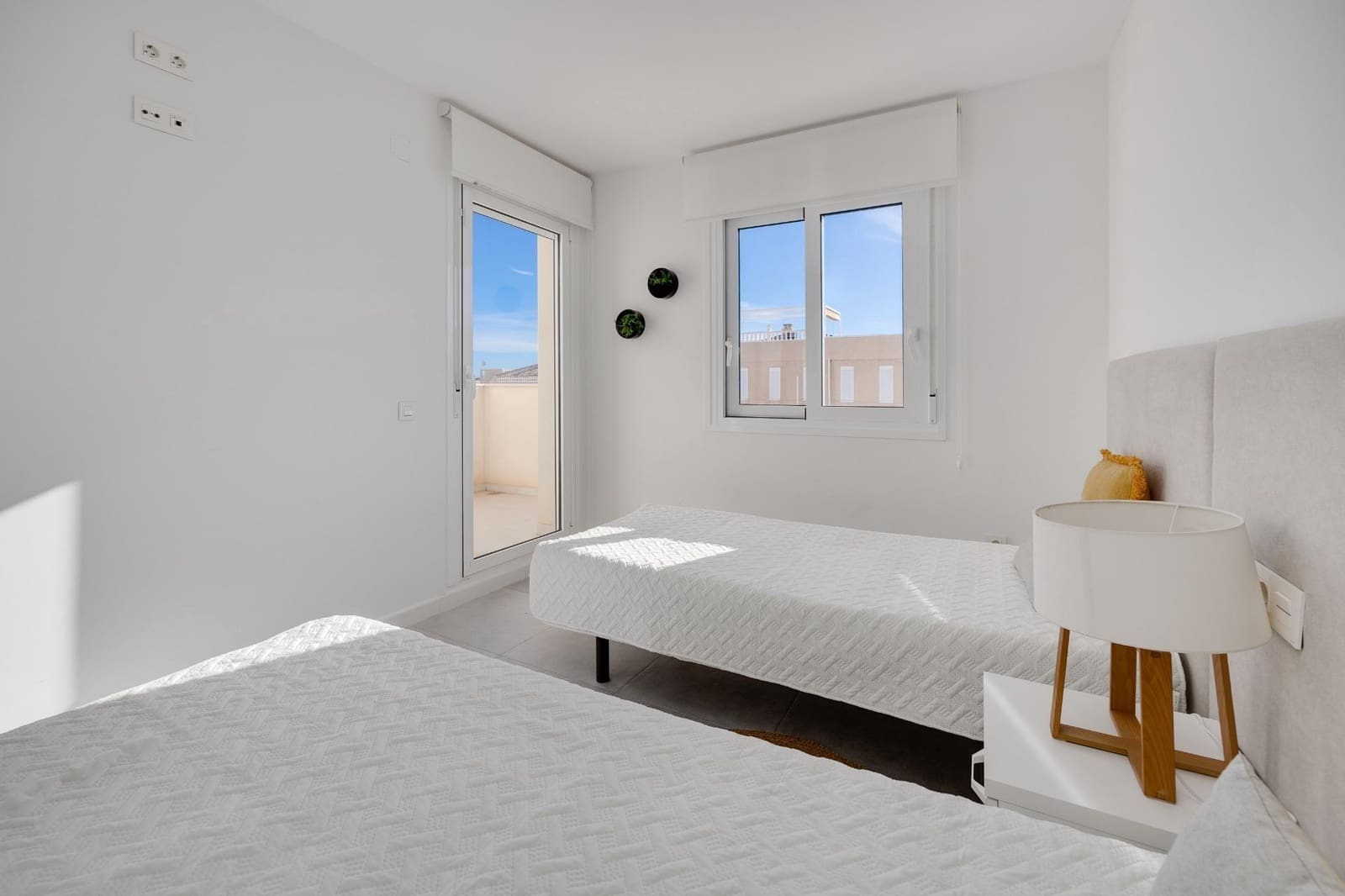 2 makuuhuone Huoneisto myytävänä paikassa Torrevieja mukana uima-altaan - 329 000 € (Ref: 9569006)