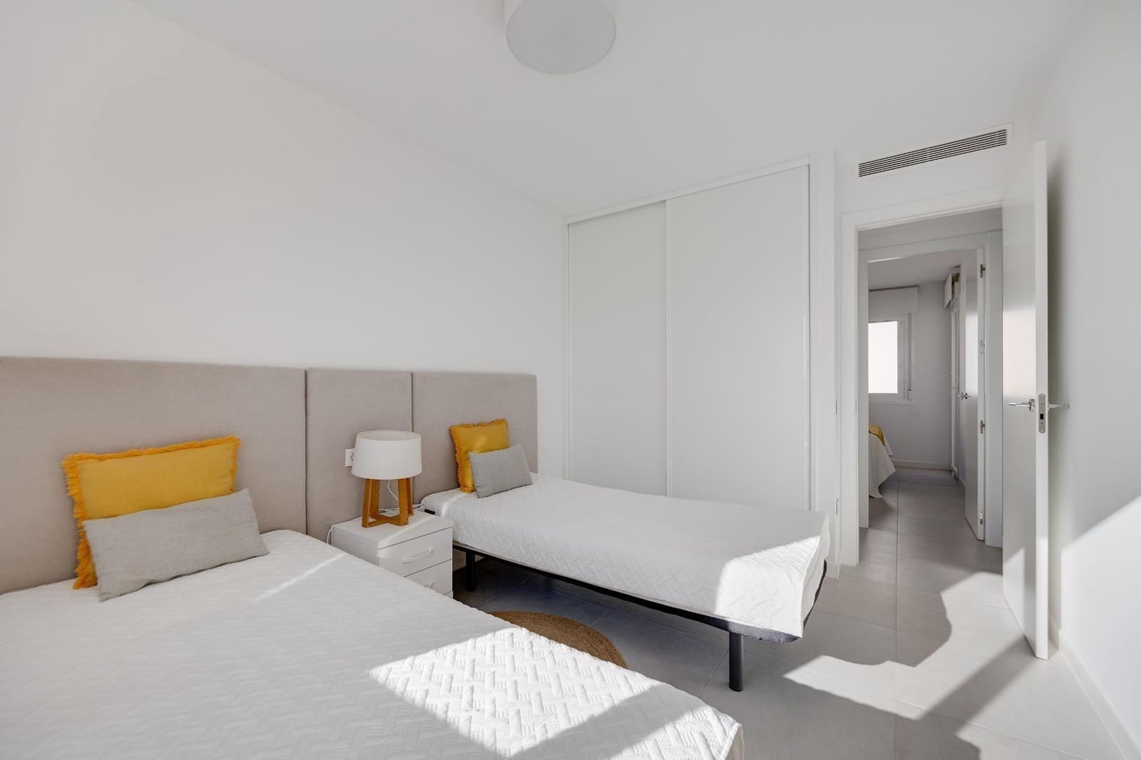 2 makuuhuone Huoneisto myytävänä paikassa Torrevieja mukana uima-altaan - 329 000 € (Ref: 9569006)