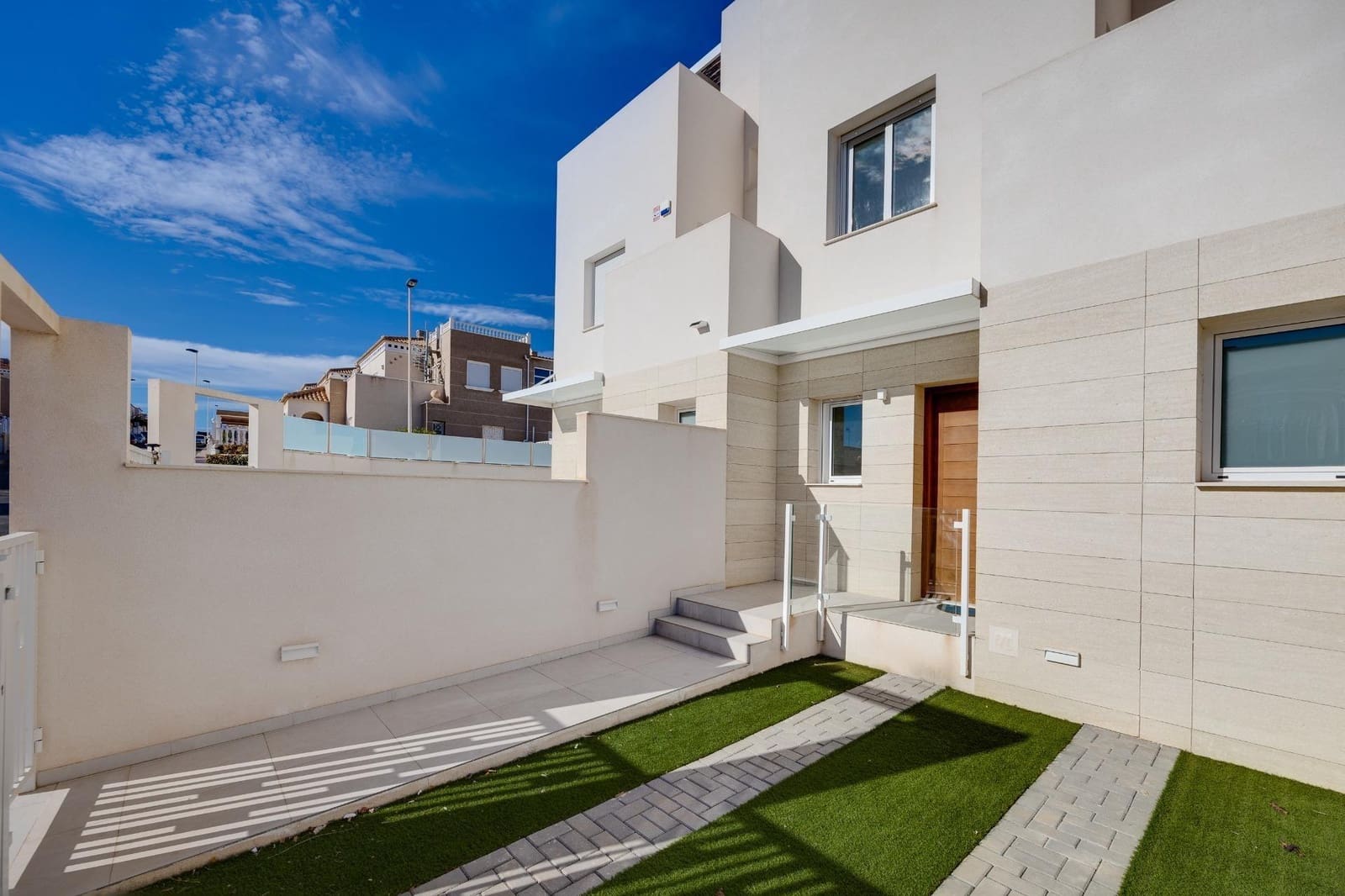 2 makuuhuone Huoneisto myytävänä paikassa Torrevieja mukana uima-altaan - 329 000 € (Ref: 9569006)