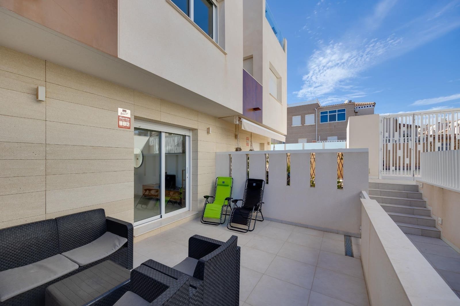 2 makuuhuone Huoneisto myytävänä paikassa Torrevieja mukana uima-altaan - 329 000 € (Ref: 9569006)