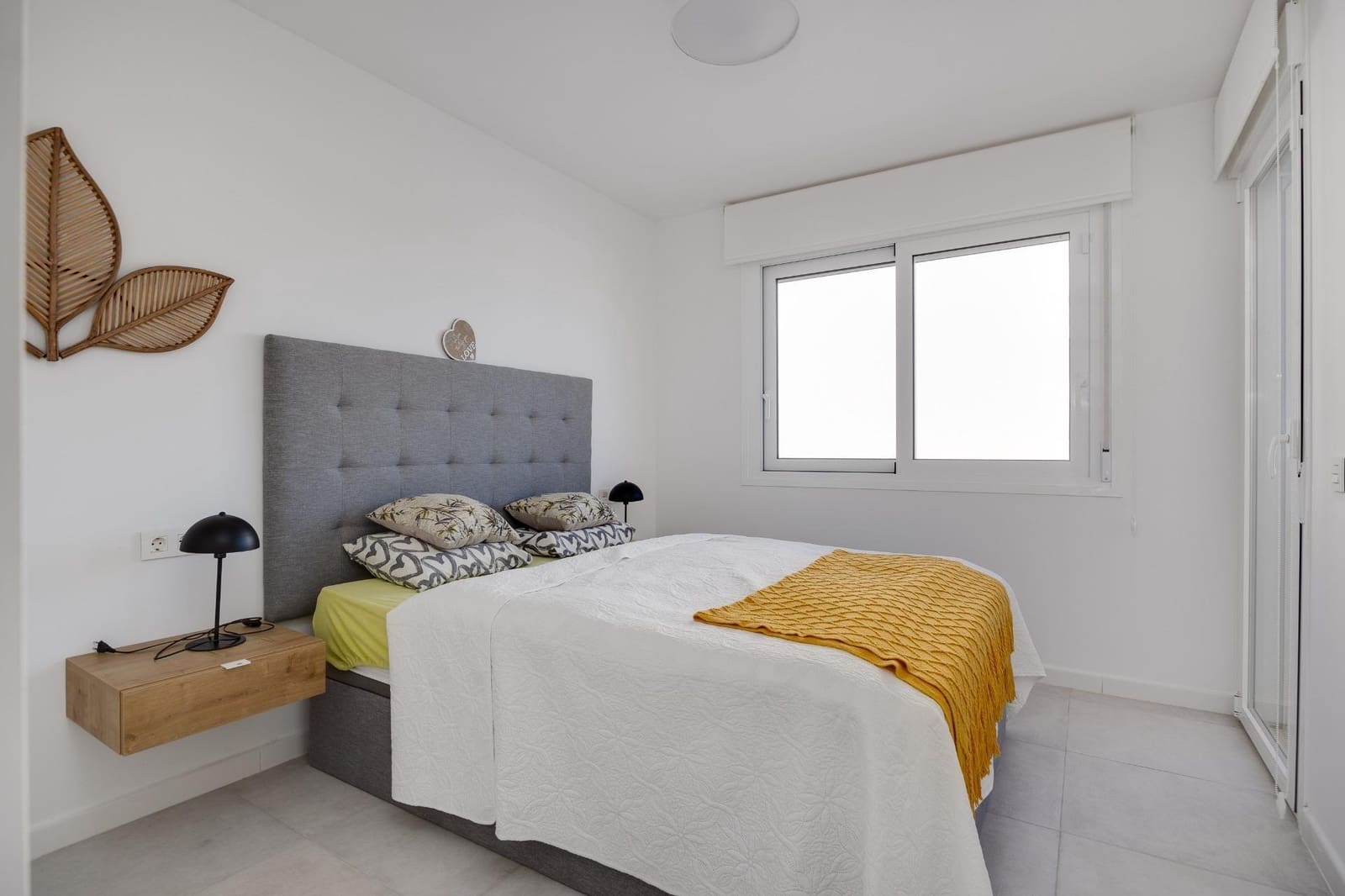 2 makuuhuone Huoneisto myytävänä paikassa Torrevieja mukana uima-altaan - 329 000 € (Ref: 9569006)