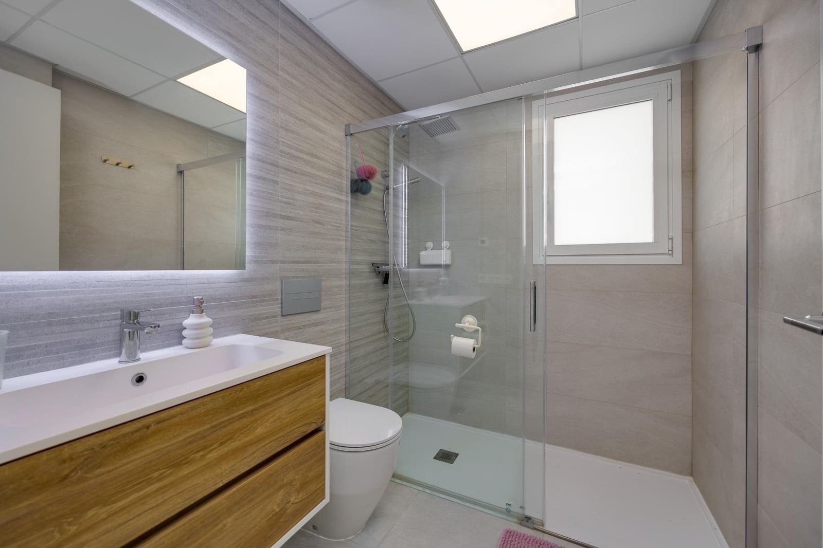 2 makuuhuone Huoneisto myytävänä paikassa Torrevieja mukana uima-altaan - 329 000 € (Ref: 9569006)
