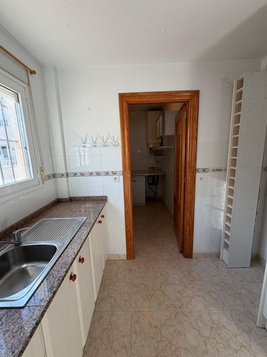 3 makuuhuone Huvila myytävänä paikassa Playa Flamenca mukana uima-altaan - 305 000 € (Ref: 9583066)