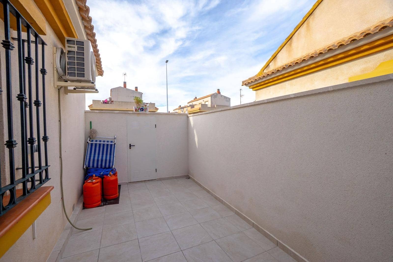 3 makuuhuone Paritalo myytävänä paikassa La Regia mukana uima-altaan - 299 900 € (Ref: 9596389)